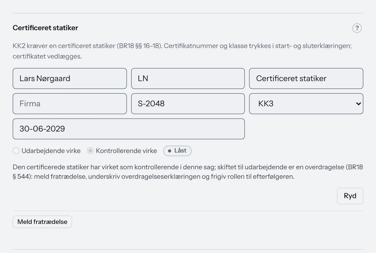 Sagens certificerede statiker i Staturo: navn, certifikatnummer, klasse og udløb, valg mellem udarbejdende og kontrollerende virke — og en spærre, fordi statikeren allerede har virket som udarbejdende på sagen